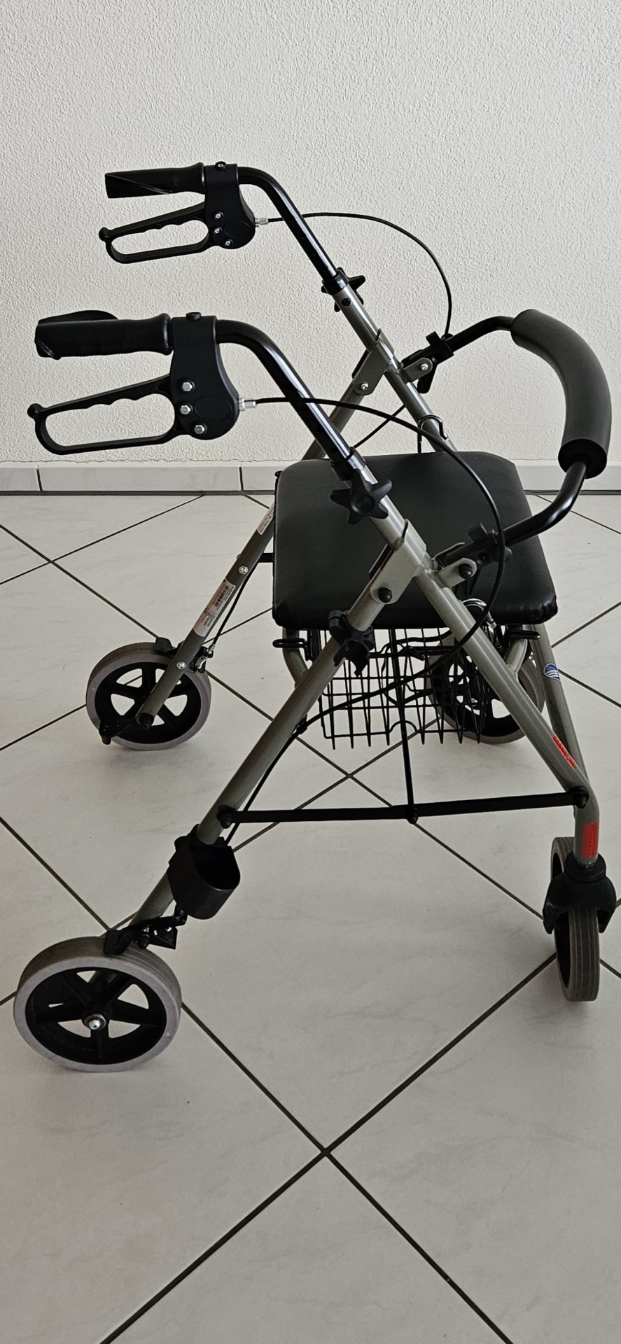 Rollatoren - Rollator Eco-Light II Vermeiren - Die SAHB – Ihre unabhängige Beraterin und Dienstleisterin für Hilfsmittel in der Schweiz