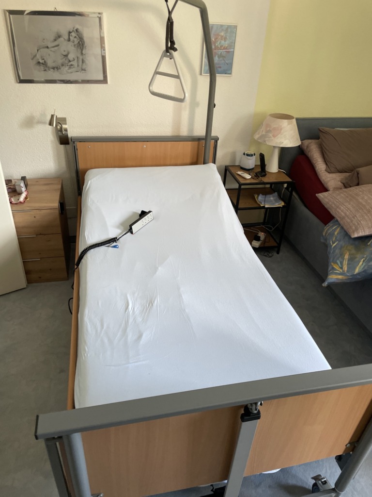 Pfle­ge­bet­ten, Matrat­zen und Zube­hör – Tef­cor Care Eco­lift&nbsp;S