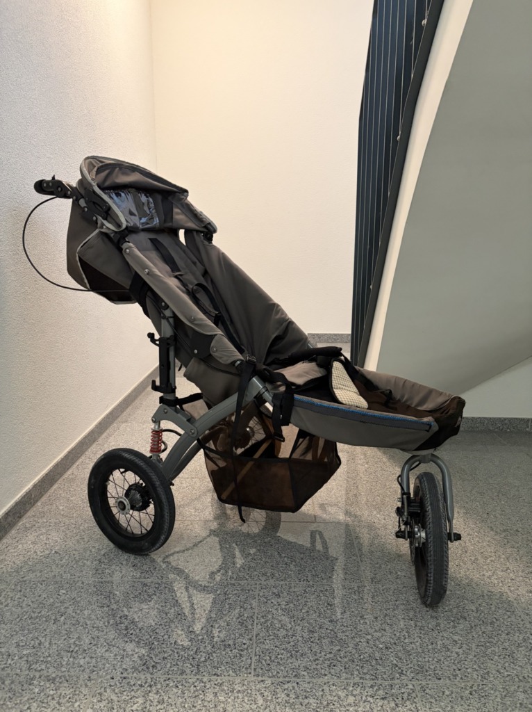 Hilfs­mit­tel für Kin­der – Spe­cial toma­to Jogger